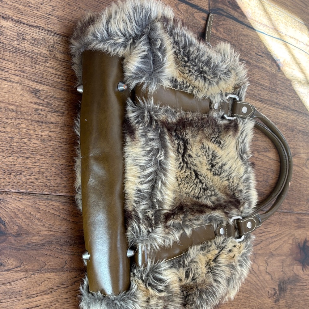 OILILY Faux Fur Embroidered Nordic Purse Handbag - Picture 10 of 11